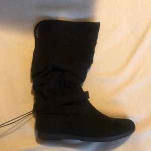 NWT & box Arizona boots